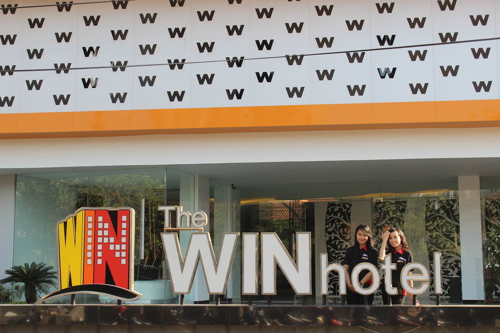 The Win Hotel Surabaya Eksteriør billede