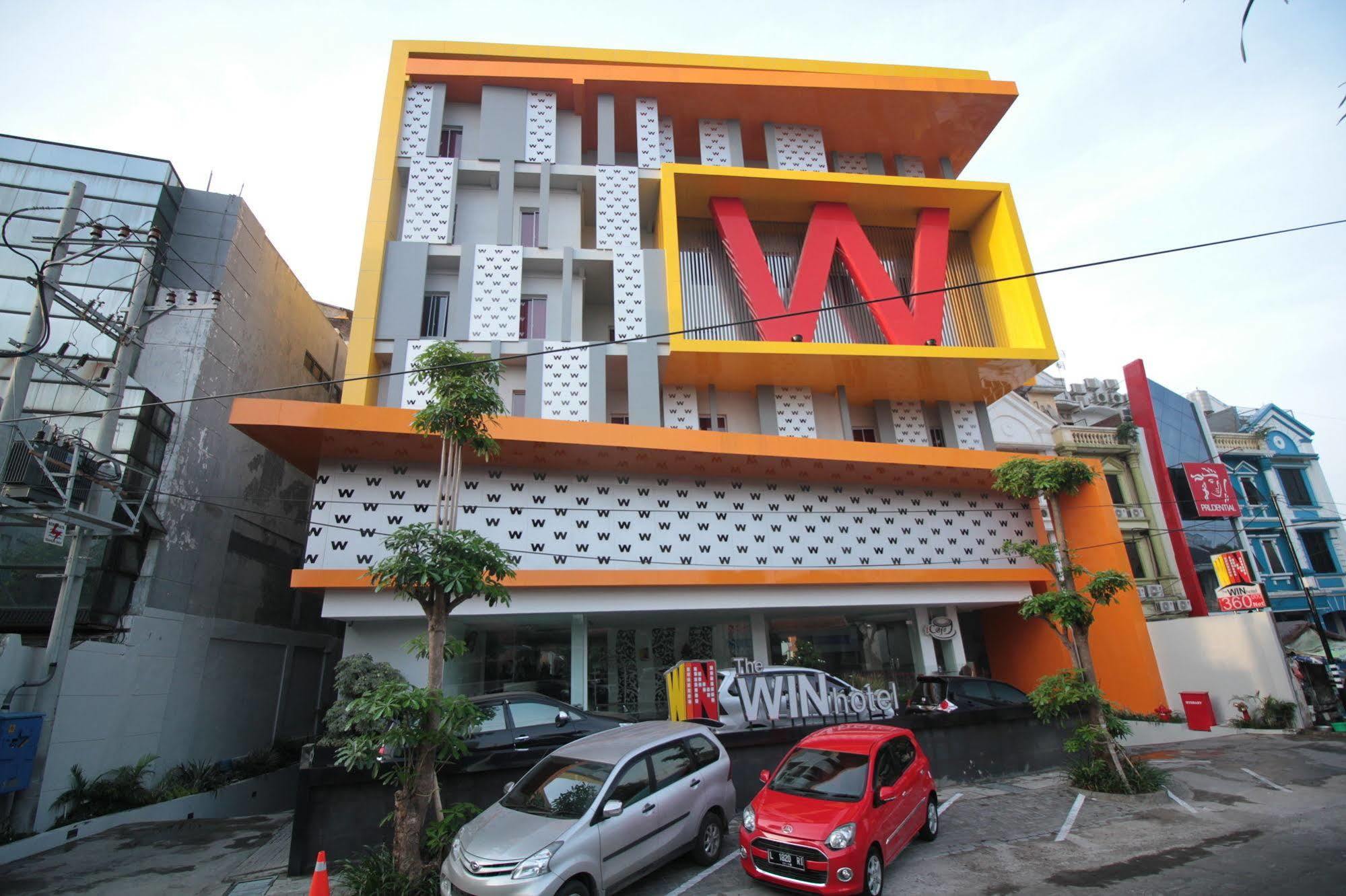 The Win Hotel Surabaya Eksteriør billede